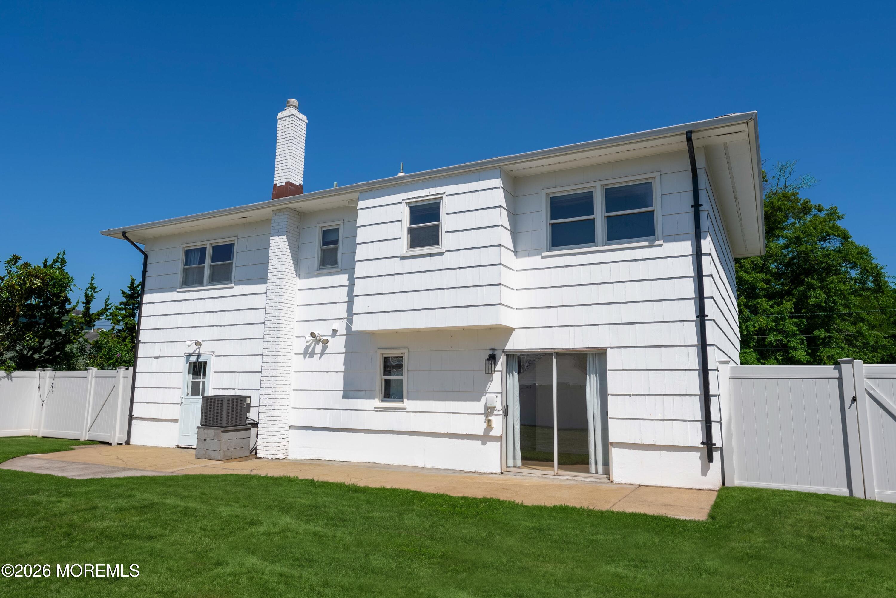 8 Woolley Street