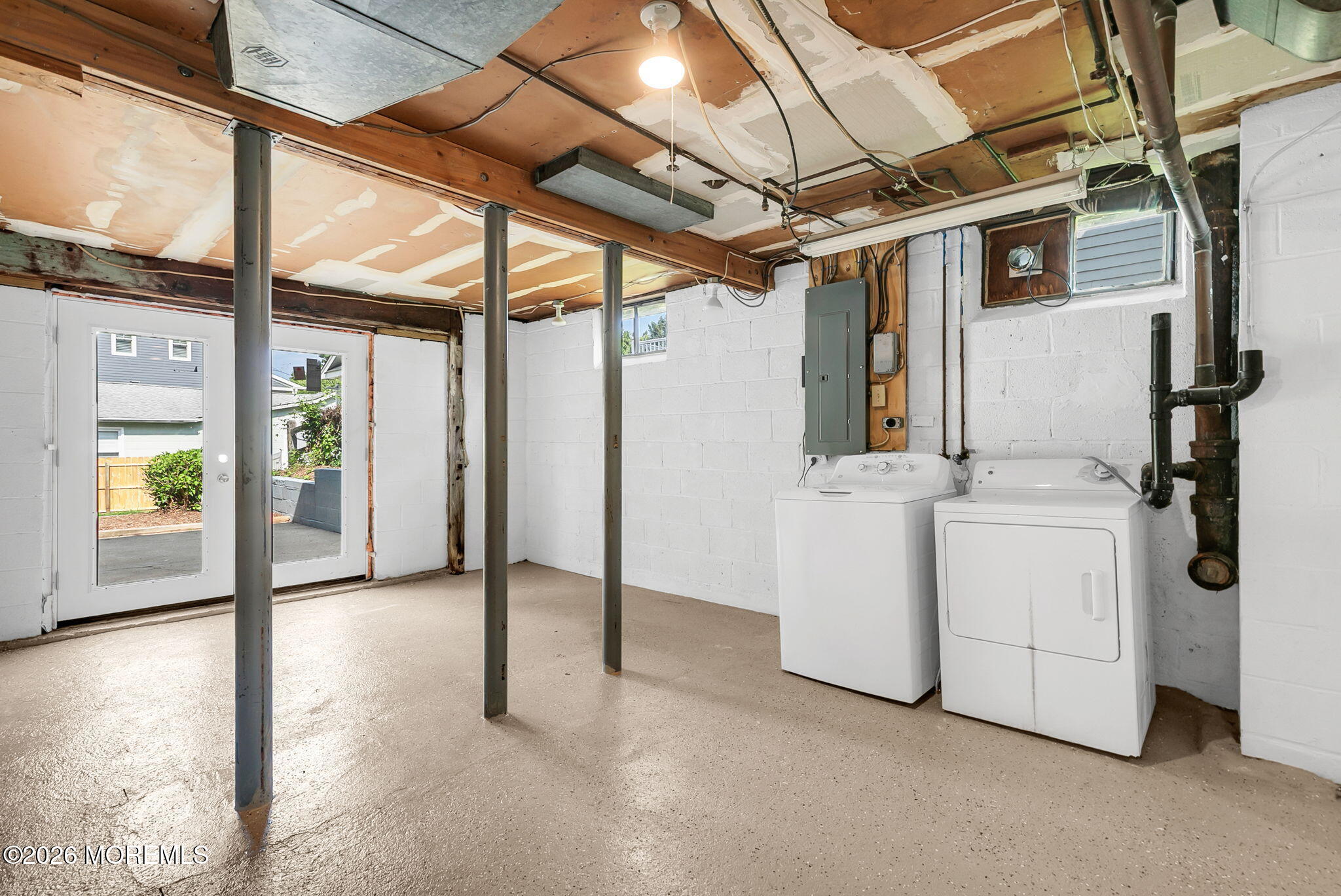 96 E River Road