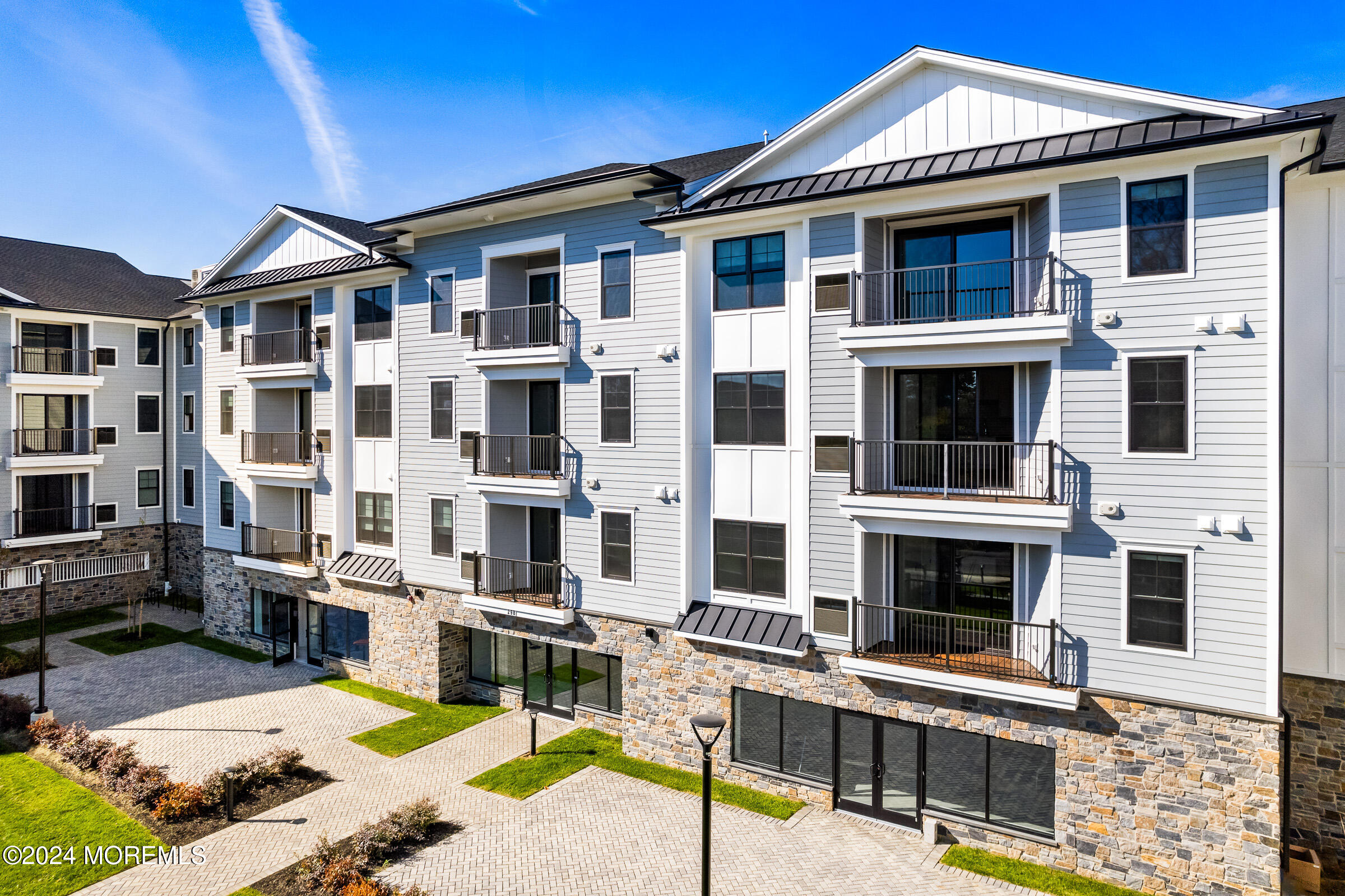 298 Westwood Avenue 305