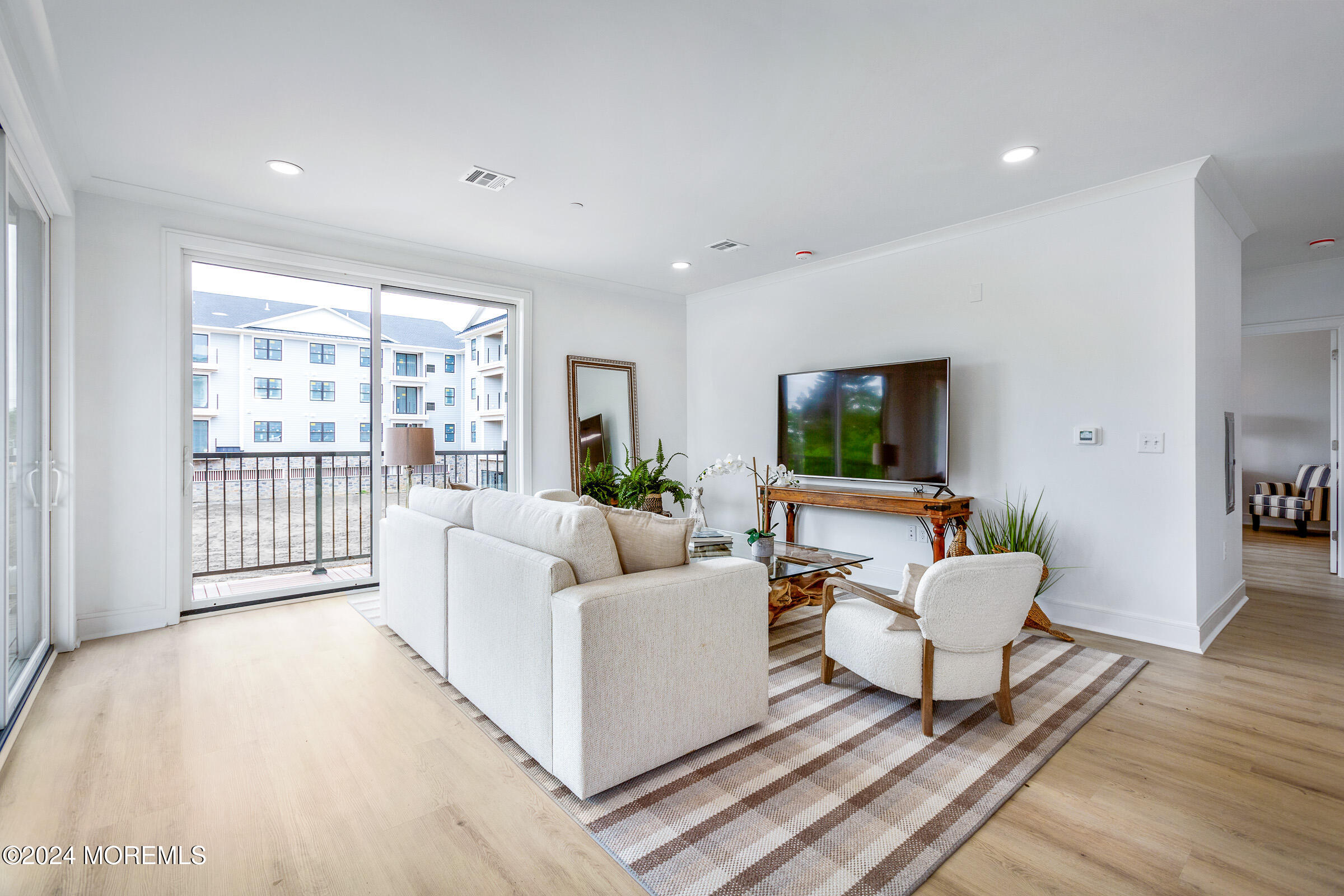 298 Westwood Avenue 305