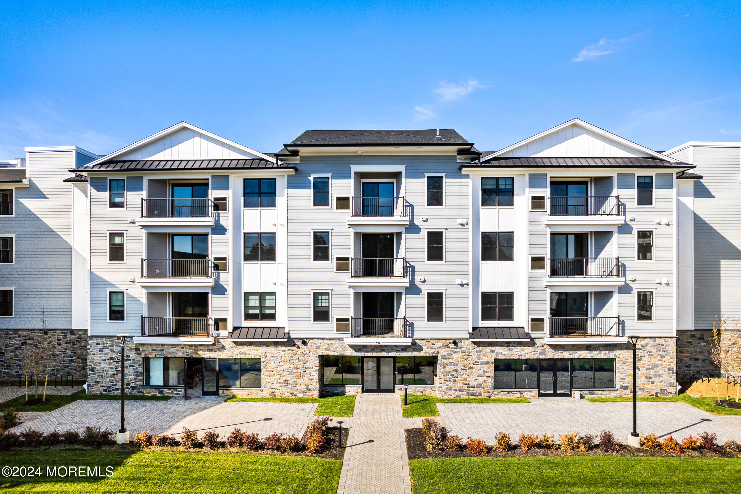 298 Westwood Avenue 305