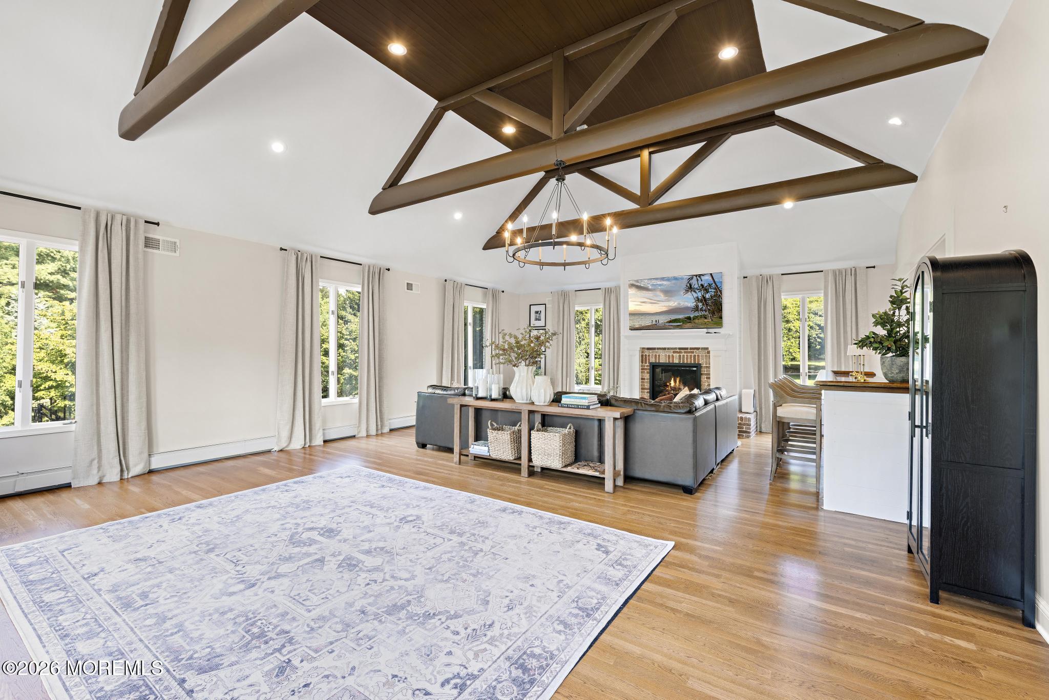 7 Twin Lakes Drive