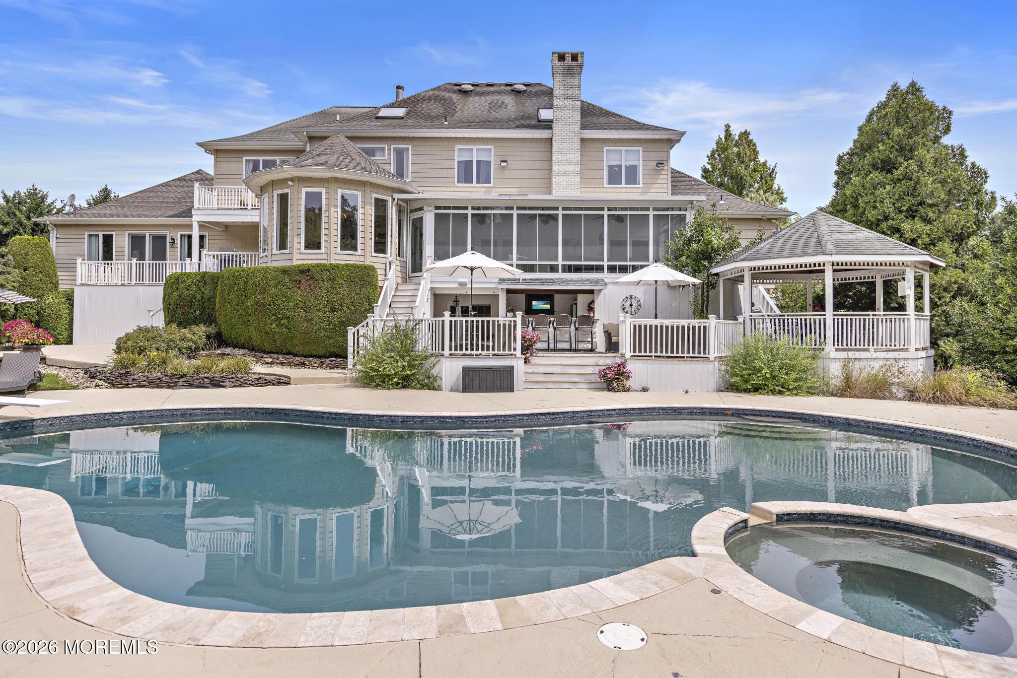 7 Twin Lakes Drive