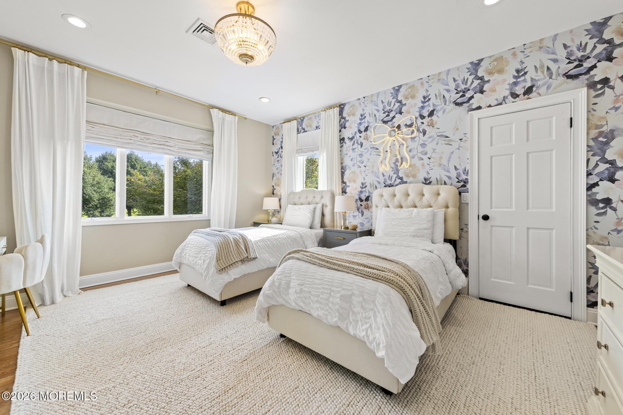 7 Twin Lakes Drive