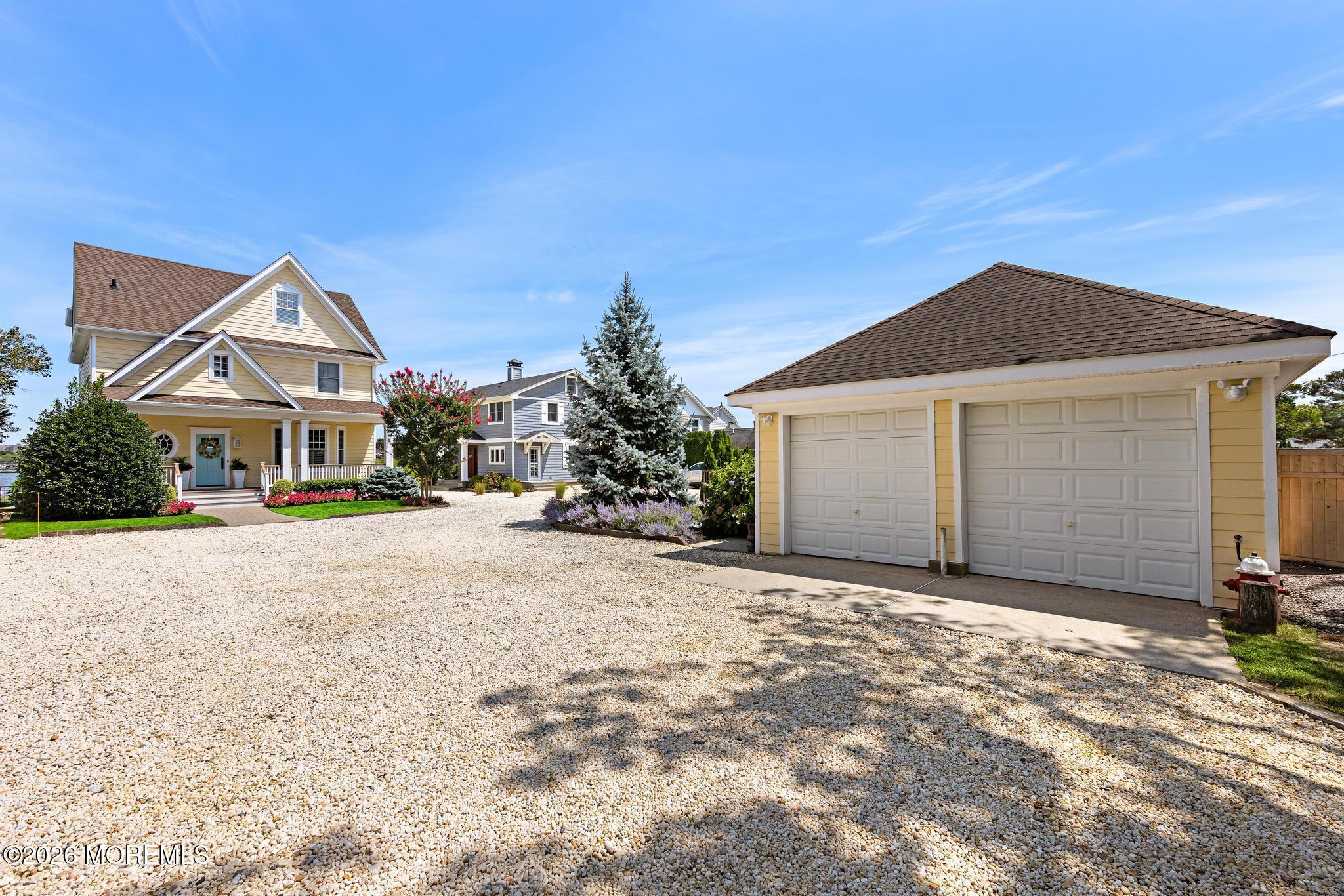 201 Comanche Drive