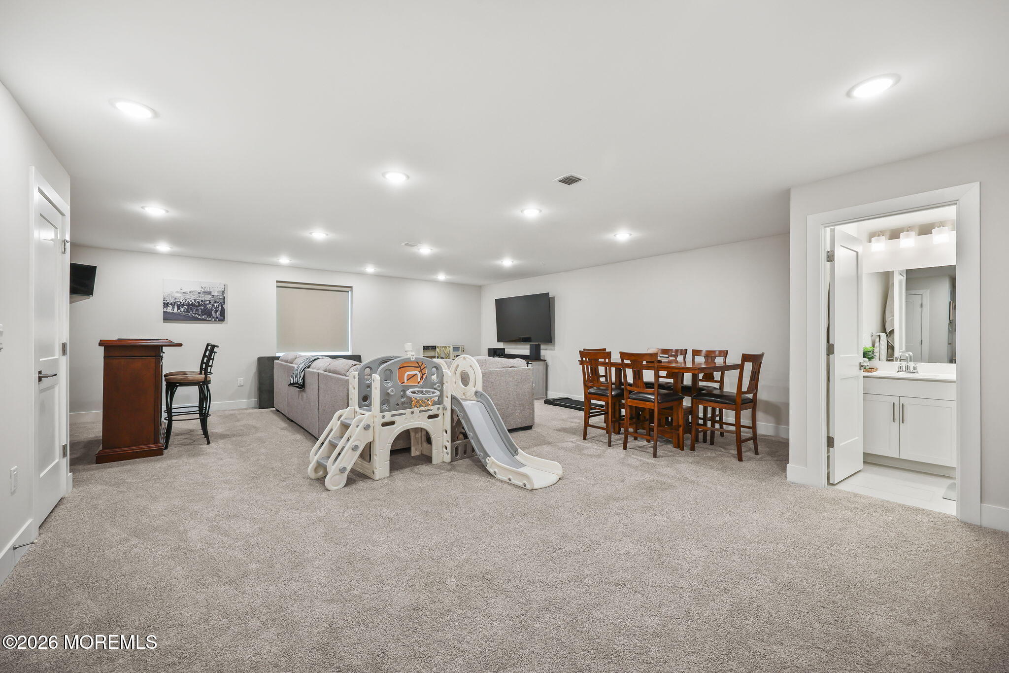 1006 Pheasant Lane #204
