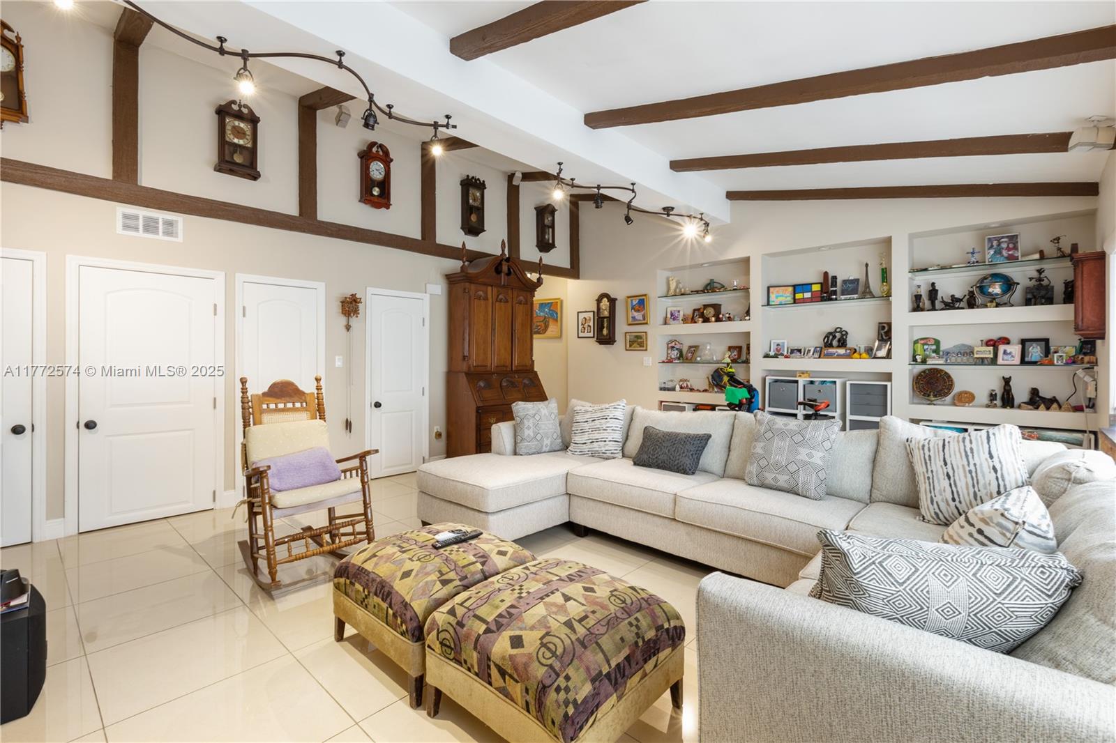 305 E Shore Dr E