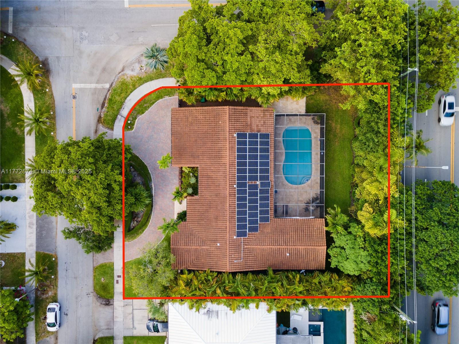 305 E Shore Dr E