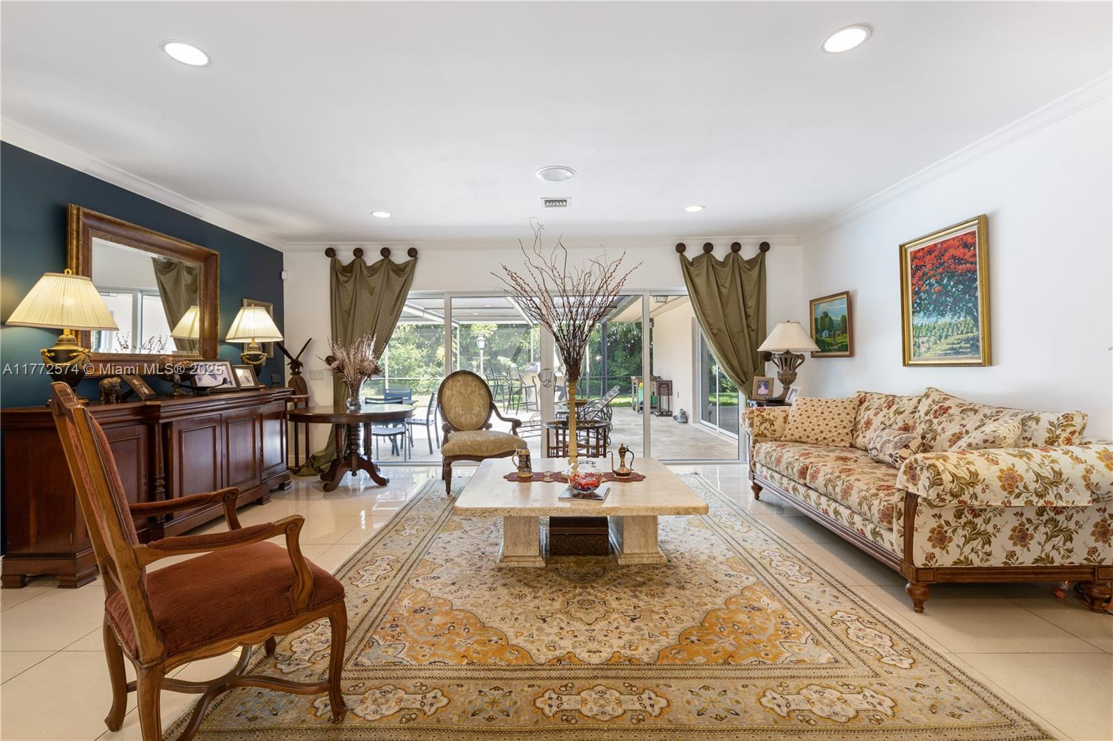 305 E Shore Dr E