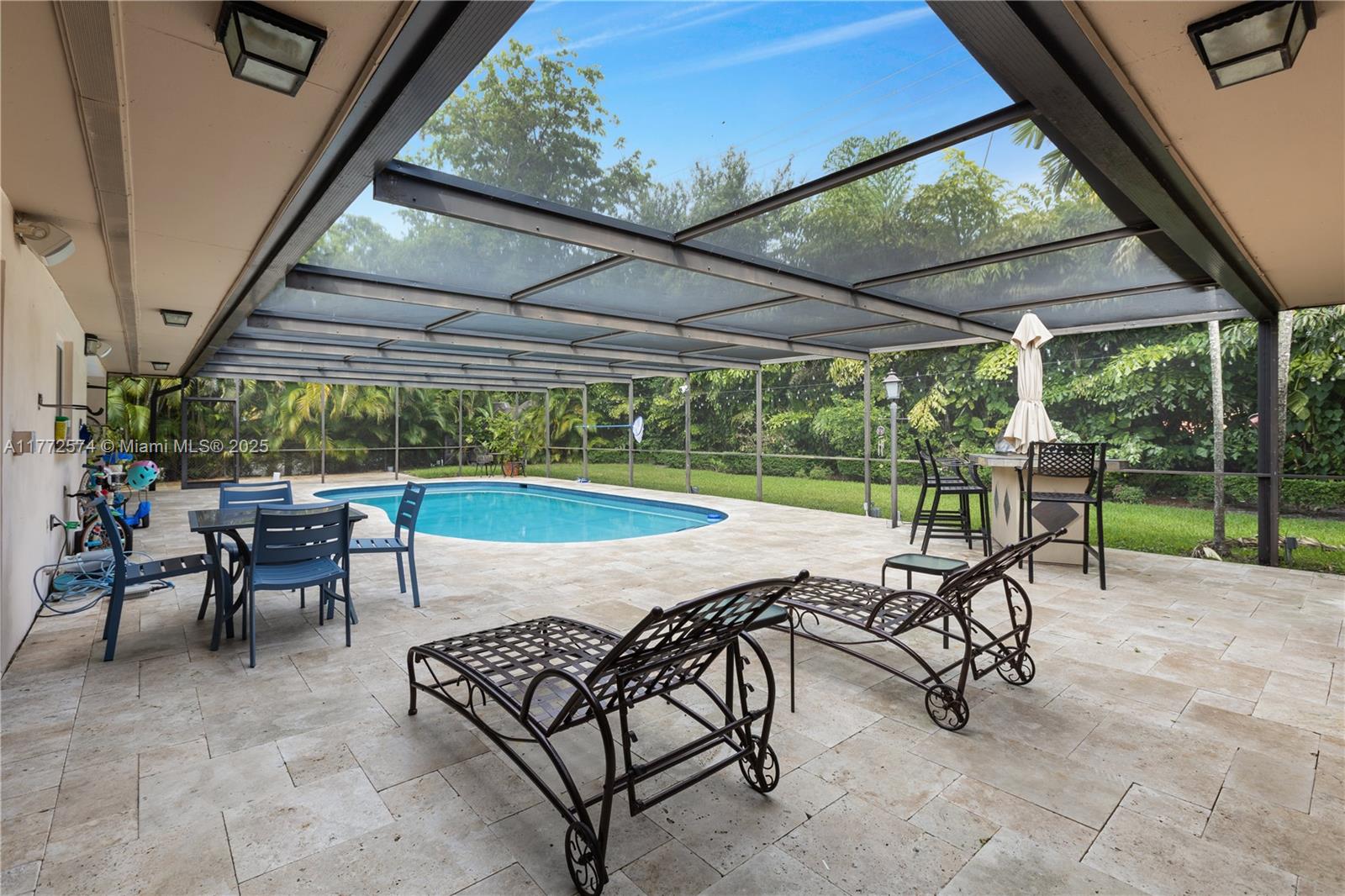 305 E Shore Dr E
