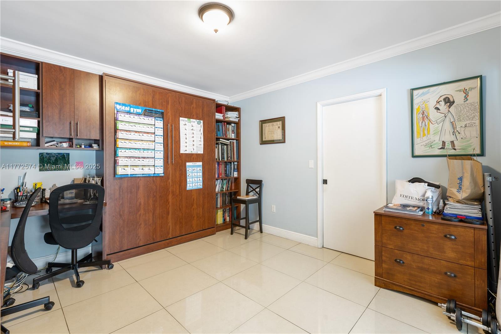 305 E Shore Dr E