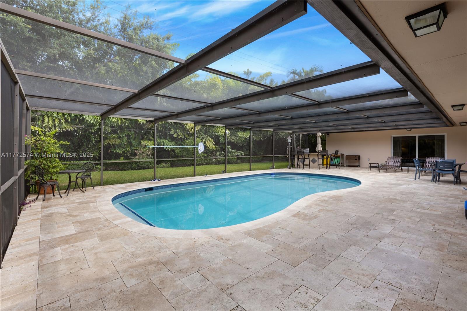 305 E Shore Dr E