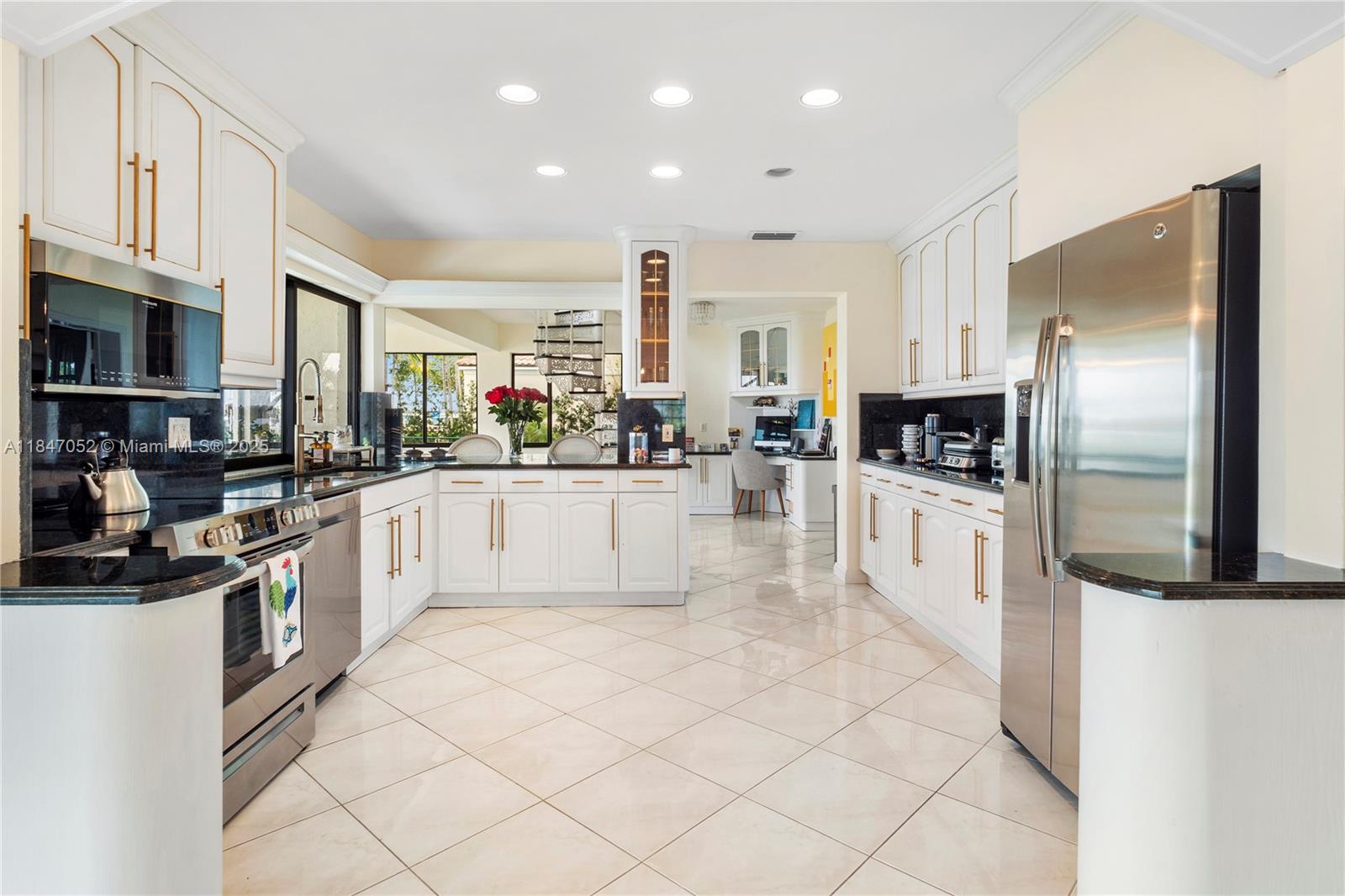 1635 Lands End Rd