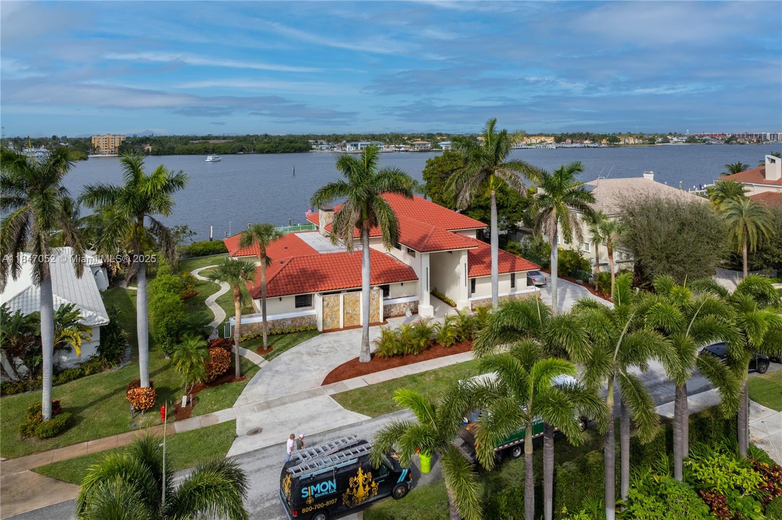 1635 Lands End Rd