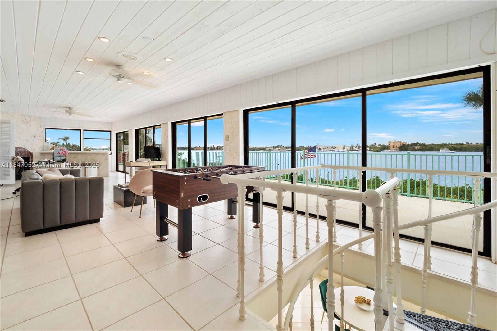 1635 Lands End Rd
