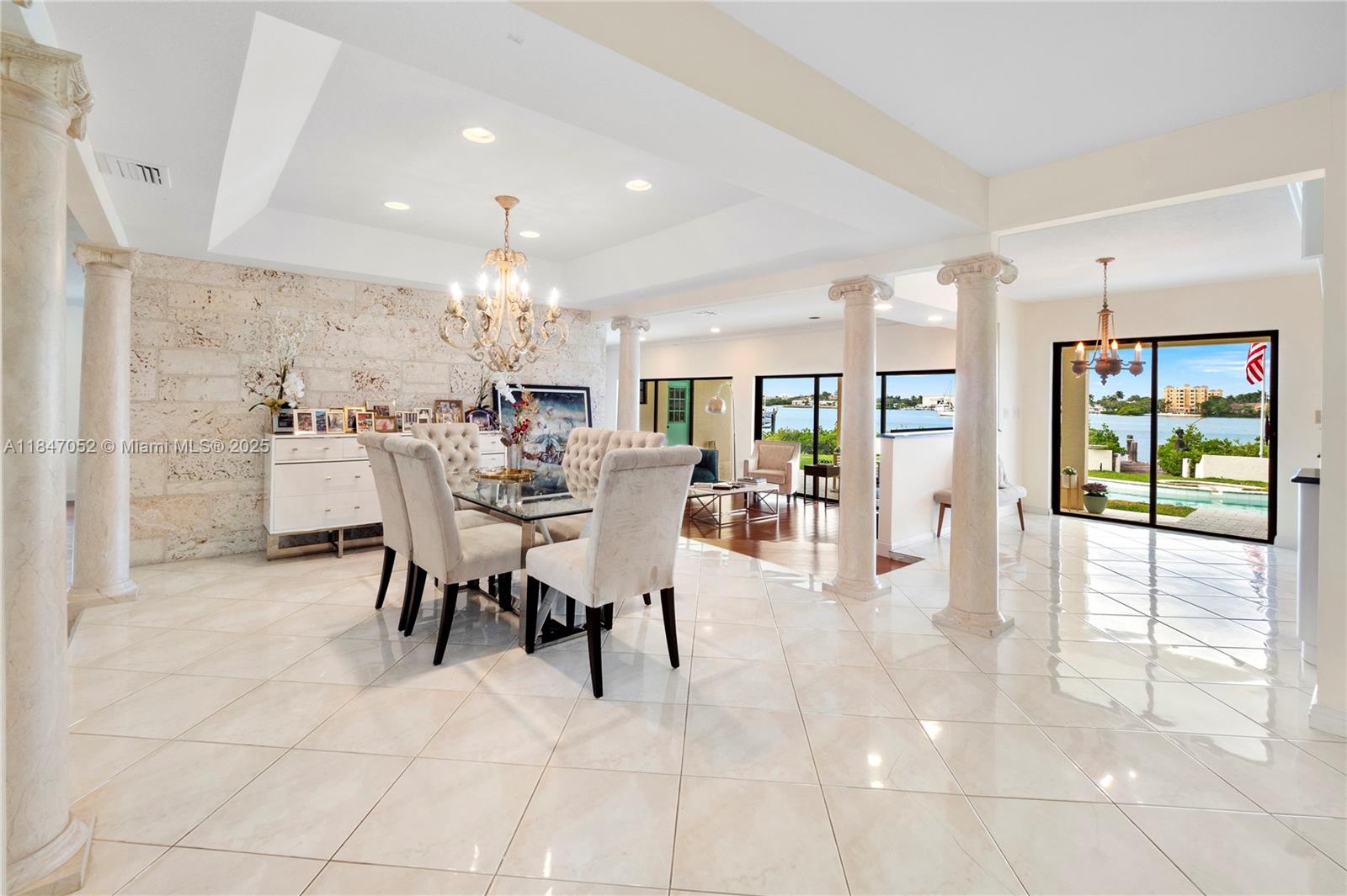 1635 Lands End Rd