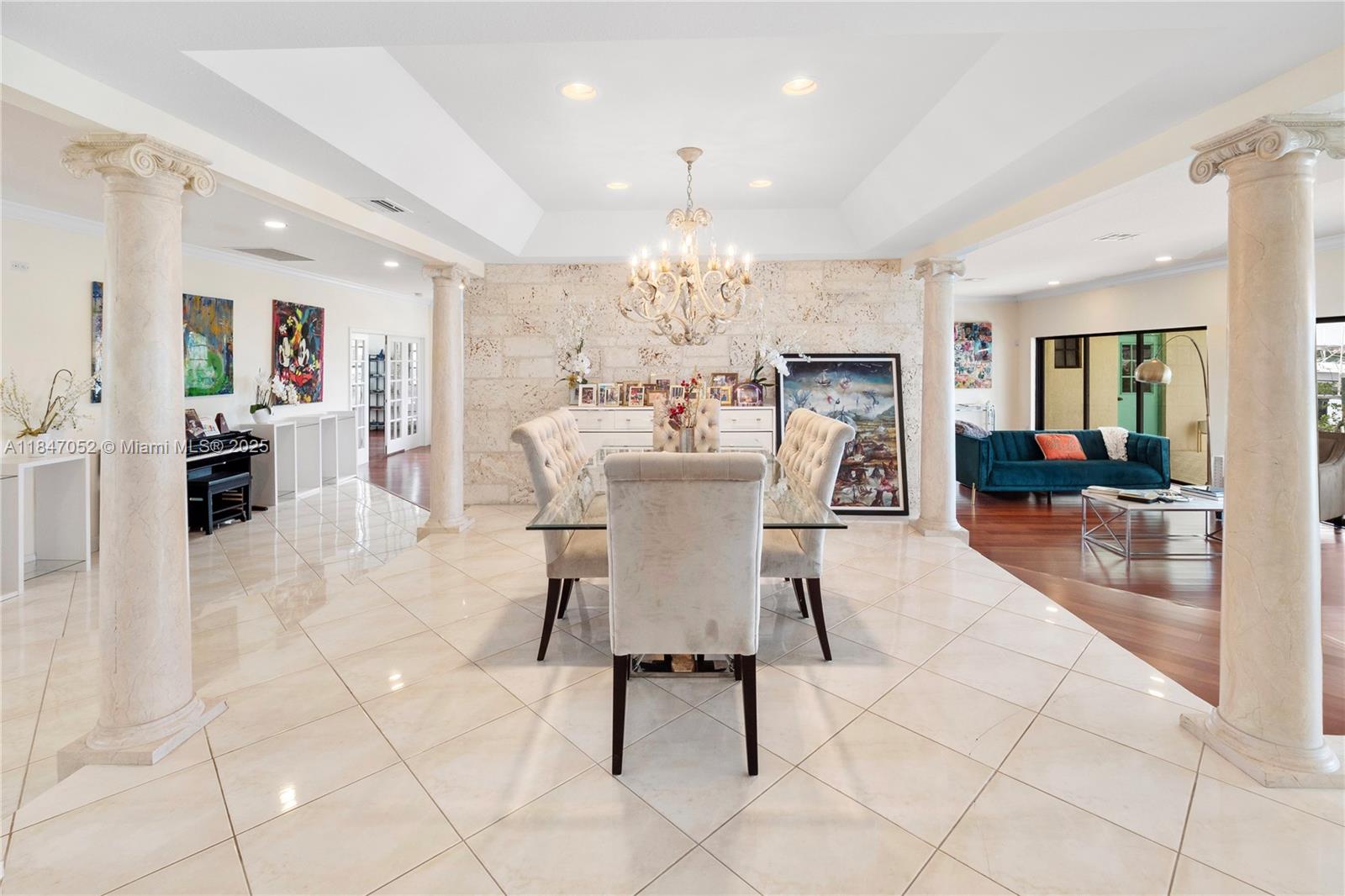 1635 Lands End Rd