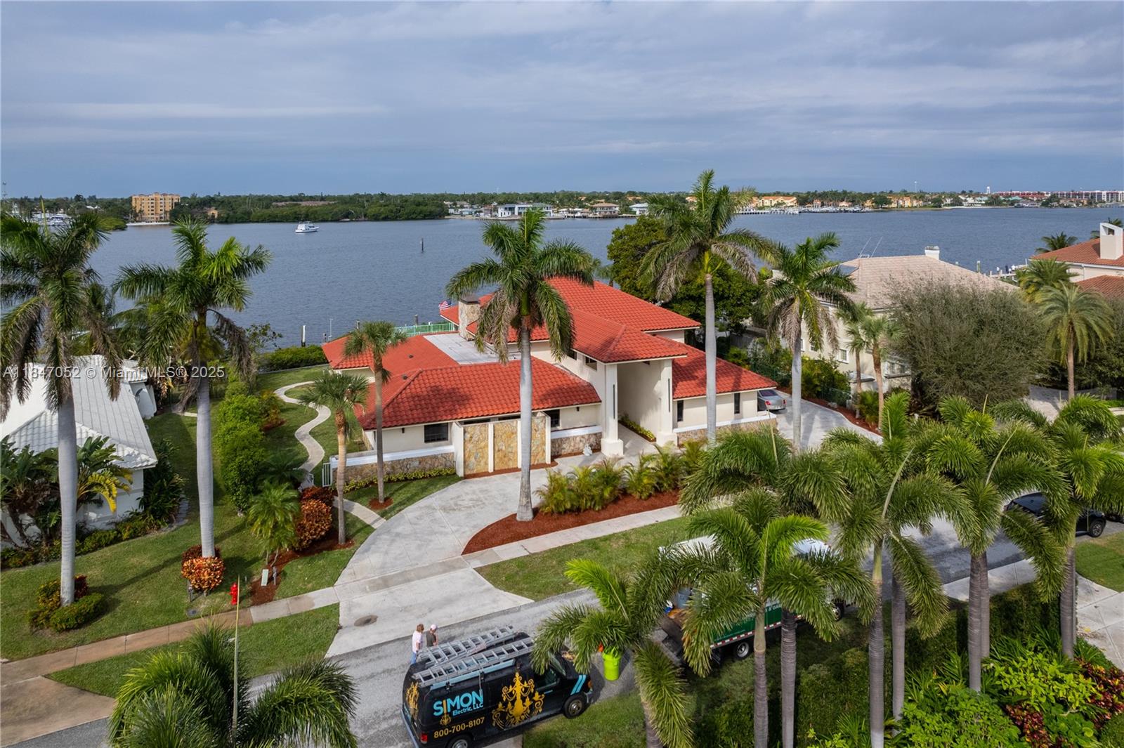 1635 Lands End Rd
