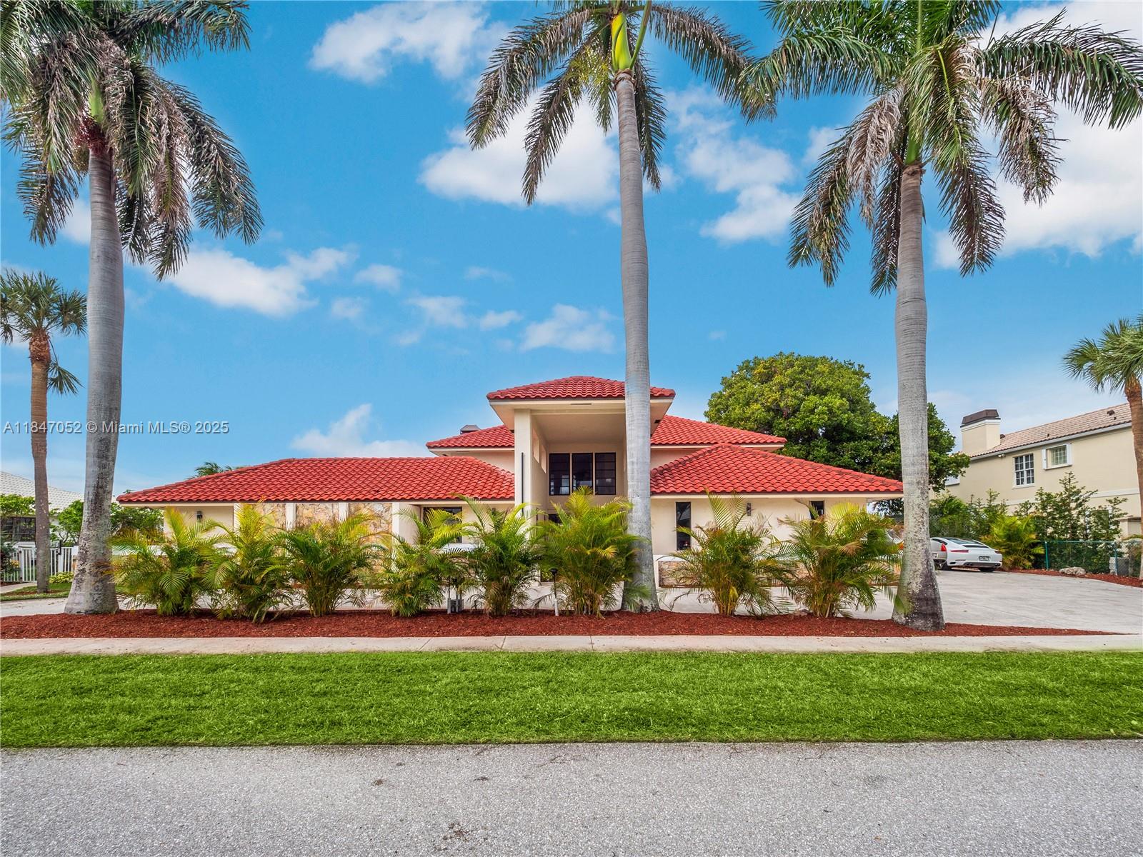 1635 Lands End Rd