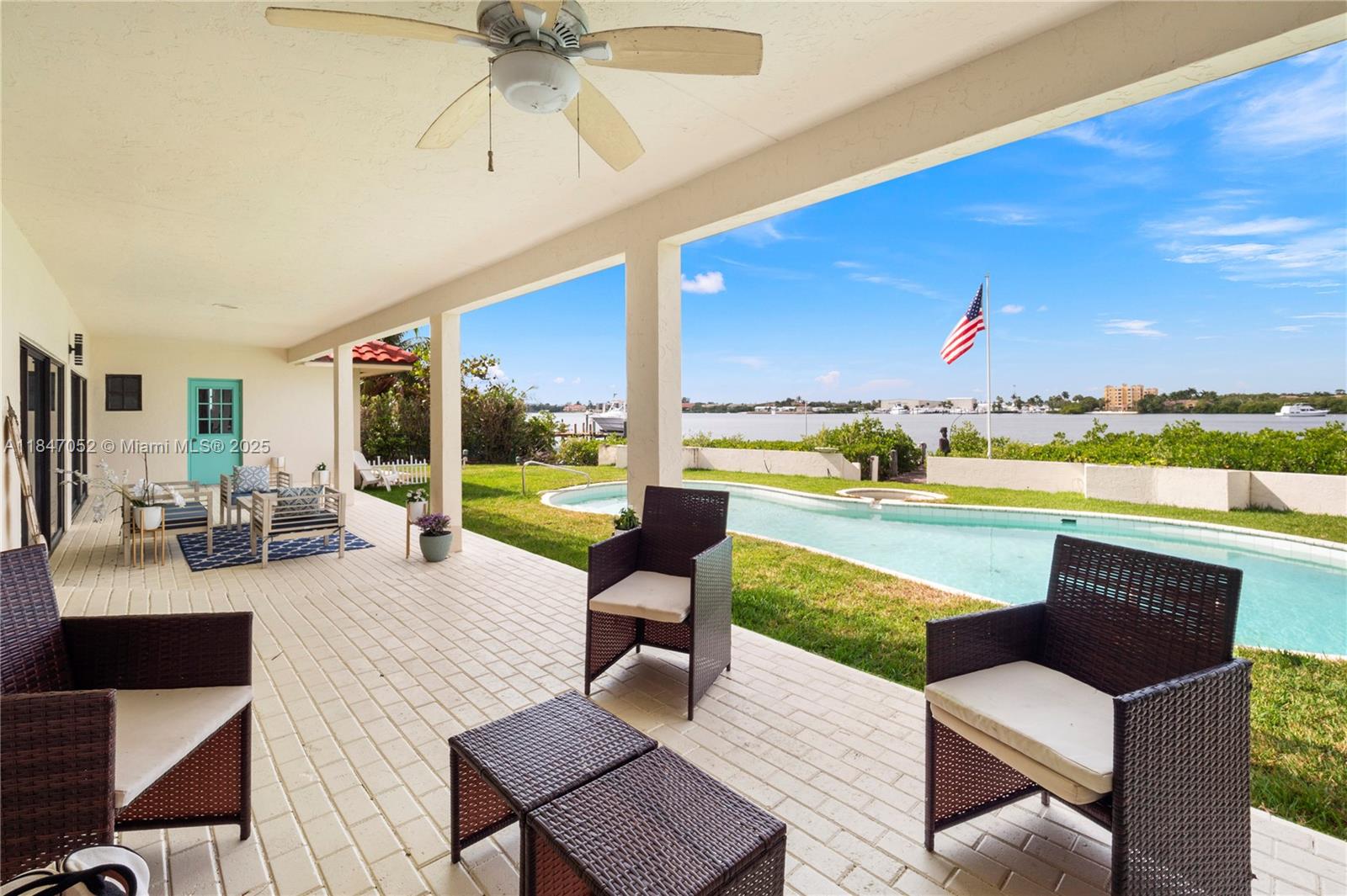 1635 Lands End Rd