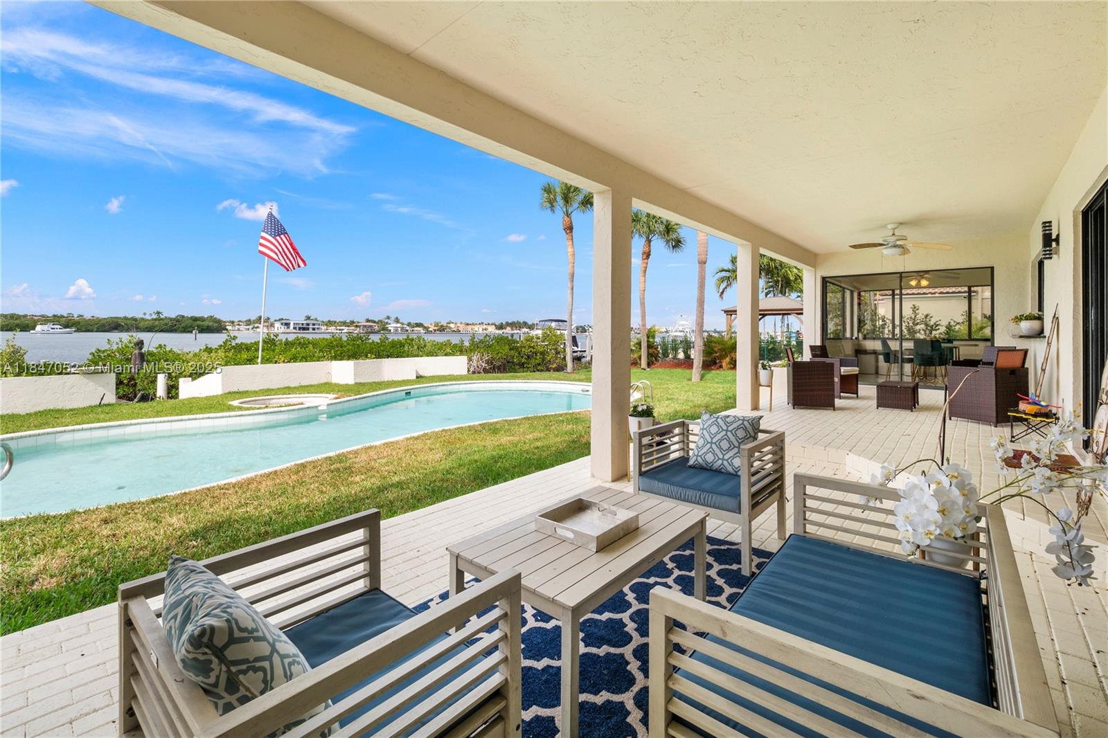 1635 Lands End Rd