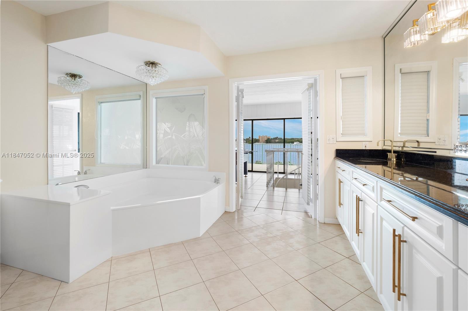 1635 Lands End Rd