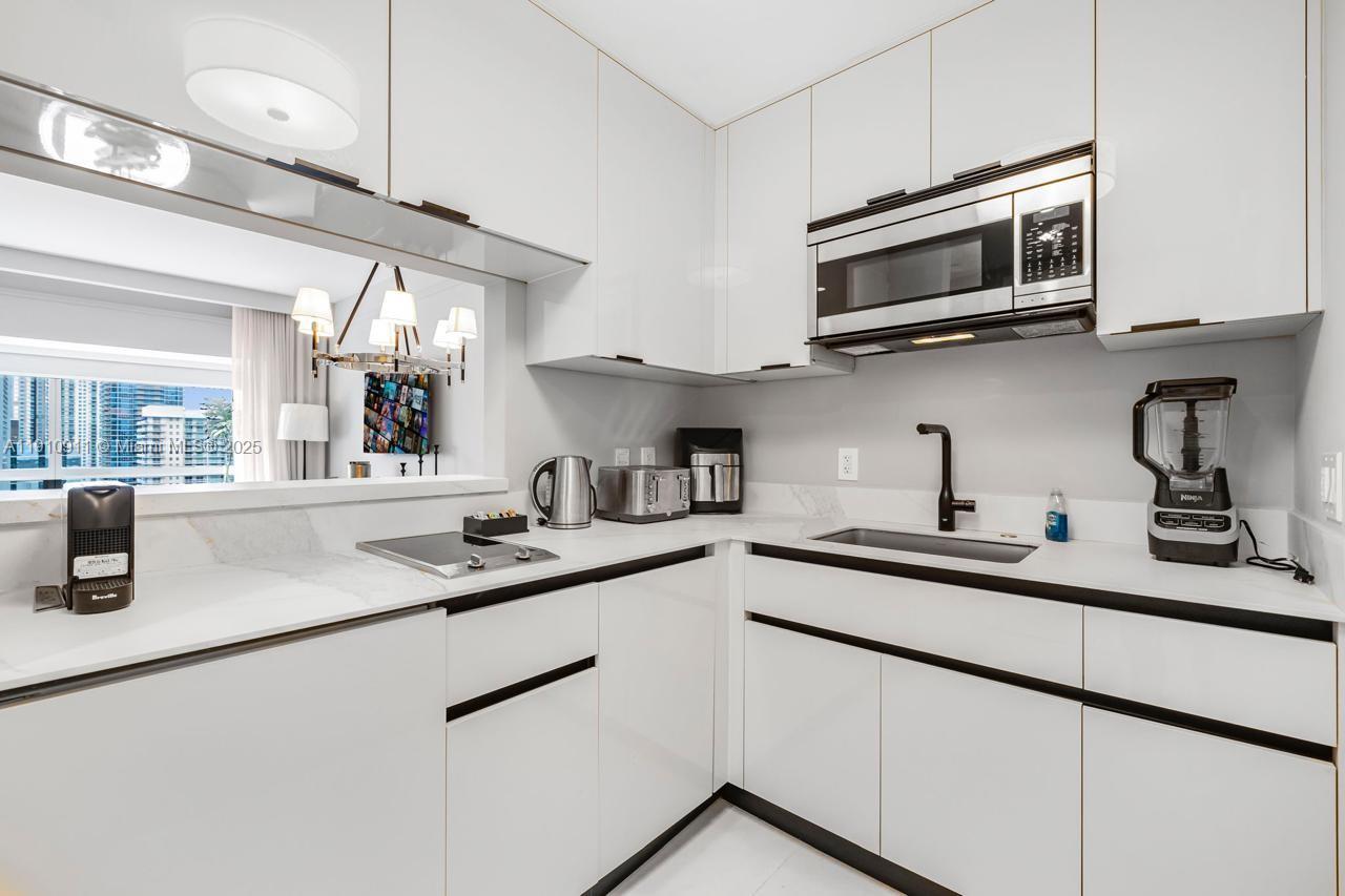 1435 Brickell Ave # 3410