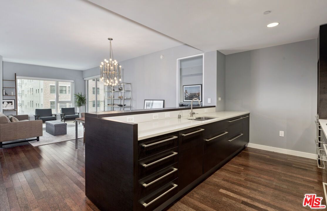 6250 Hollywood Blvd Unit: 8N