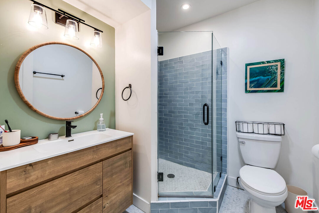 5731 Topanga Canyon Blvd Unit: 3