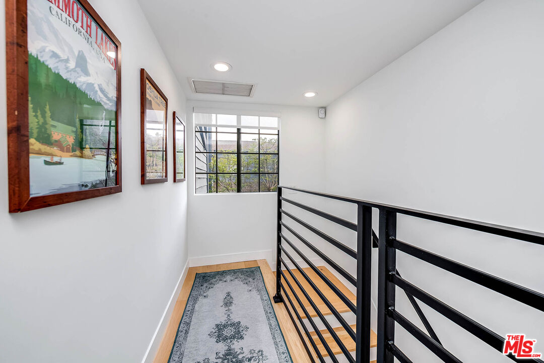 5731 Topanga Canyon Blvd Unit: 3