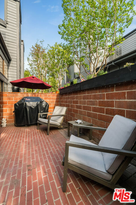 5731 Topanga Canyon Blvd Unit: 3