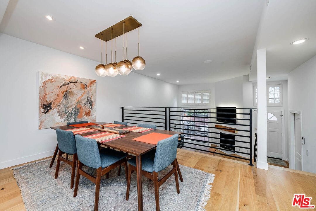 5731 Topanga Canyon Blvd Unit: 3