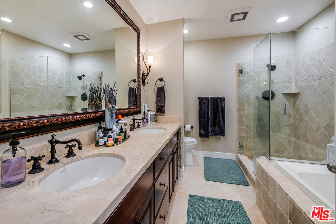 5731 Topanga Canyon Blvd Unit: 3