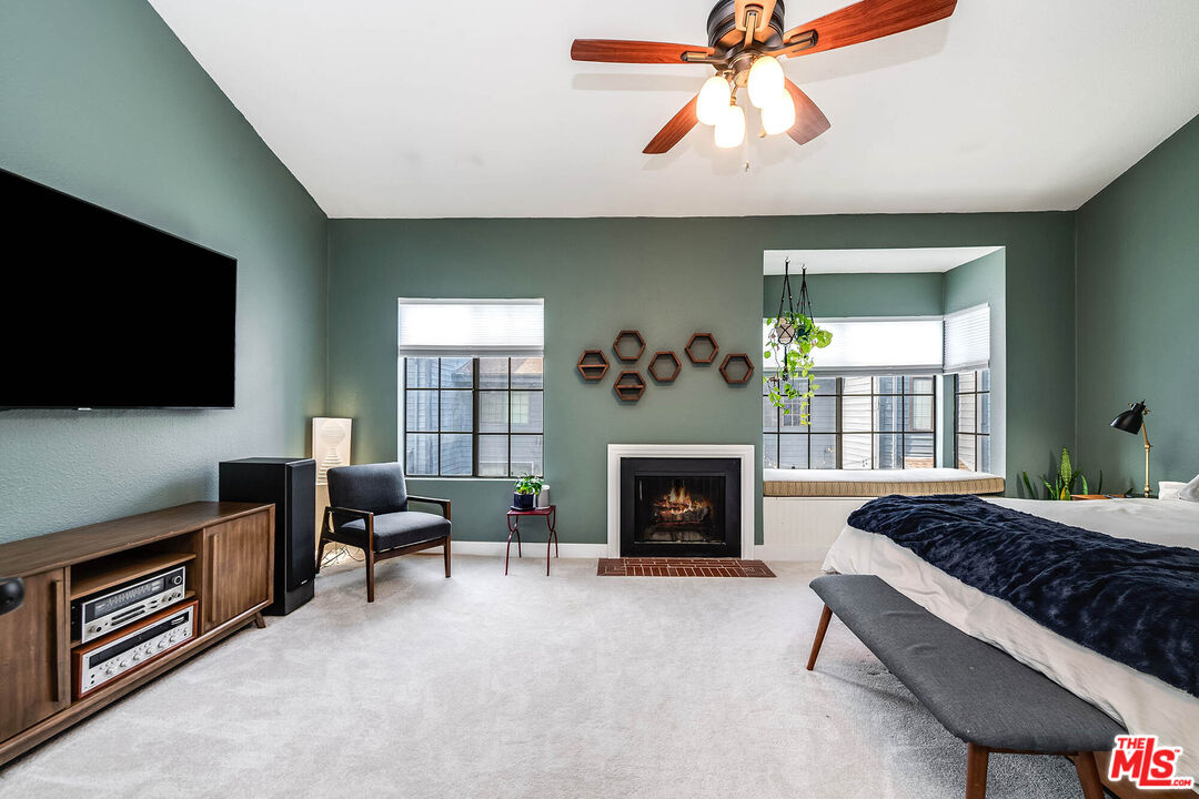 5731 Topanga Canyon Blvd Unit: 3
