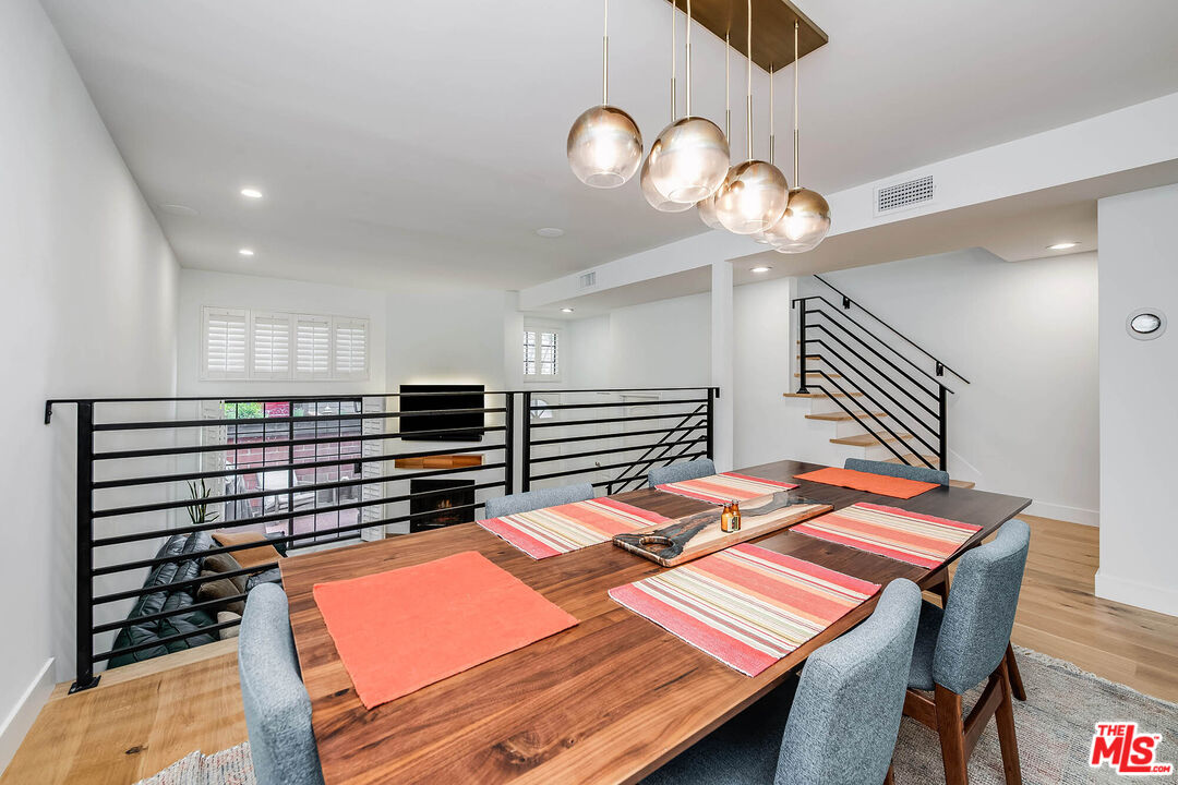 5731 Topanga Canyon Blvd Unit: 3