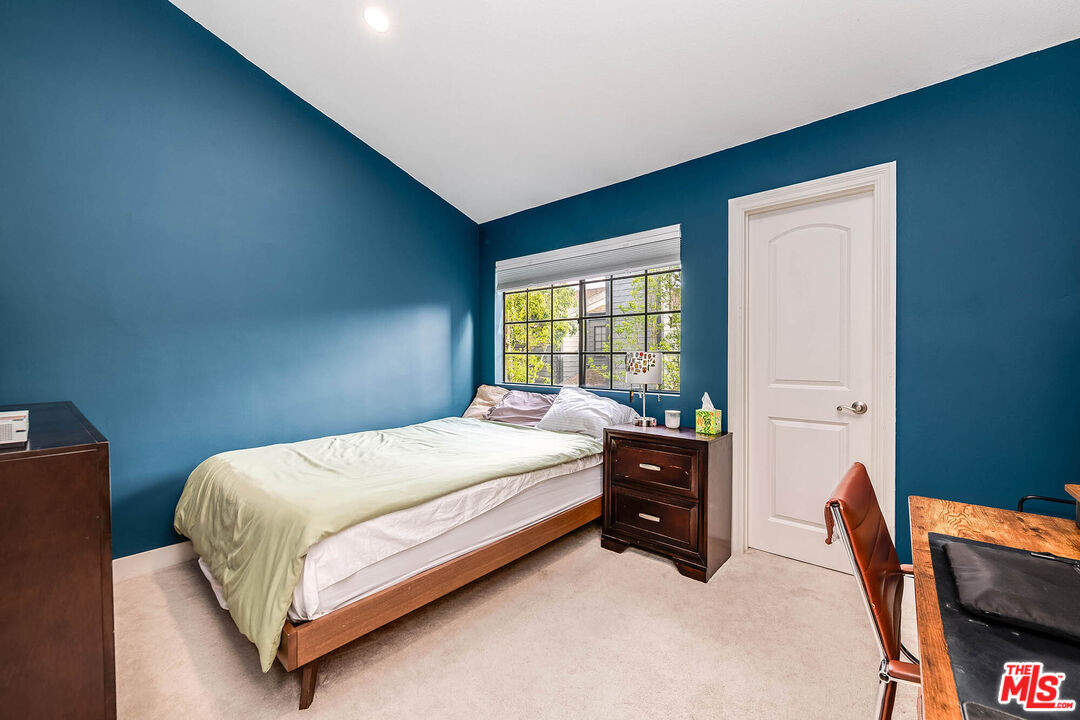 5731 Topanga Canyon Blvd Unit: 3