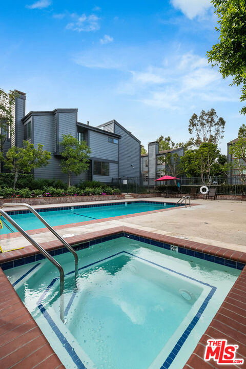 5731 Topanga Canyon Blvd Unit: 3