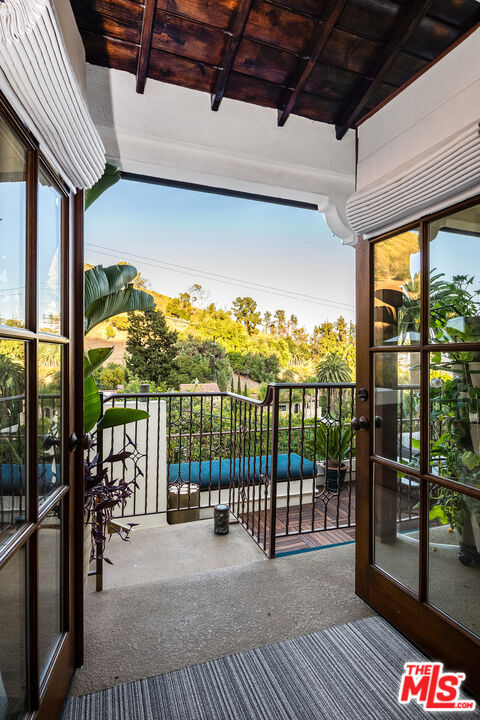 1925 Curson Pl