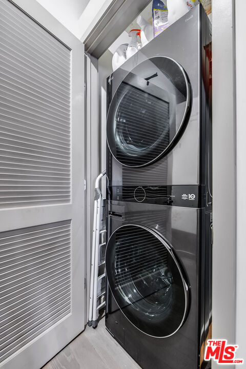 527 Molino St Unit: 206