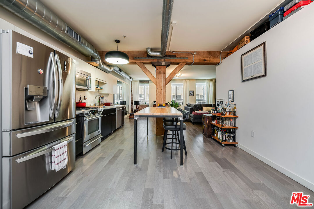 527 Molino St Unit: 206