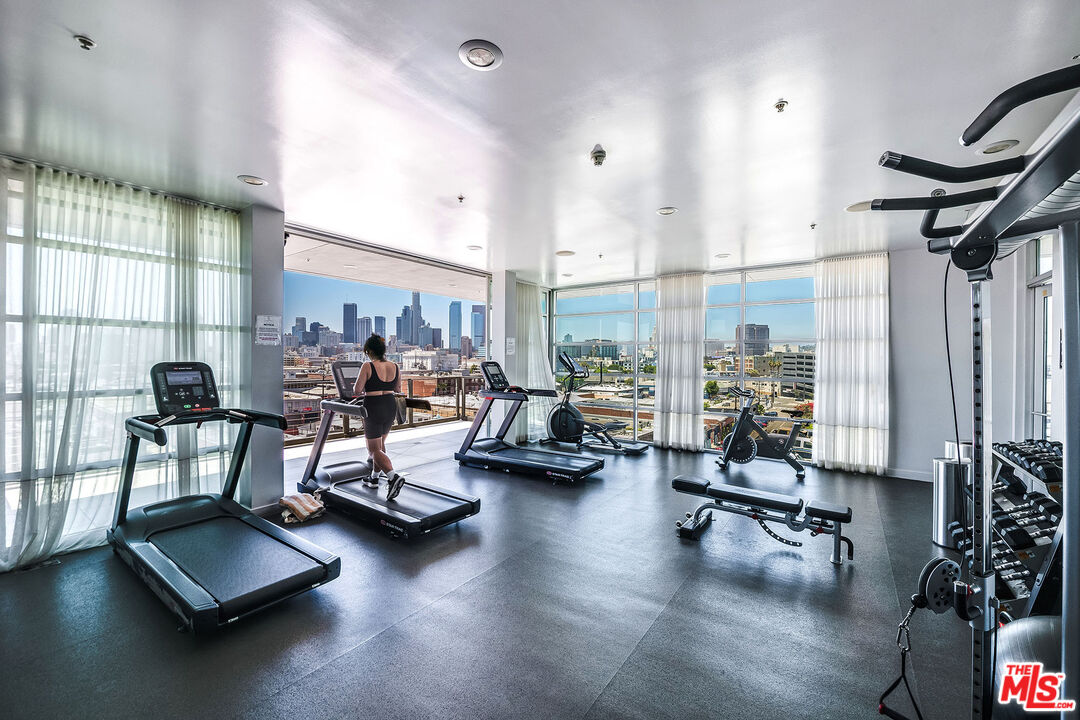 527 Molino St Unit: 206