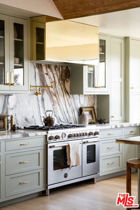 5693 Spreading Oak Dr