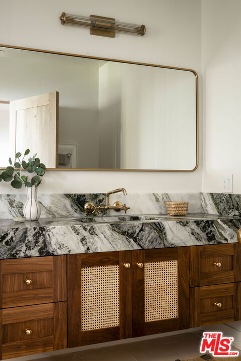 5693 Spreading Oak Dr