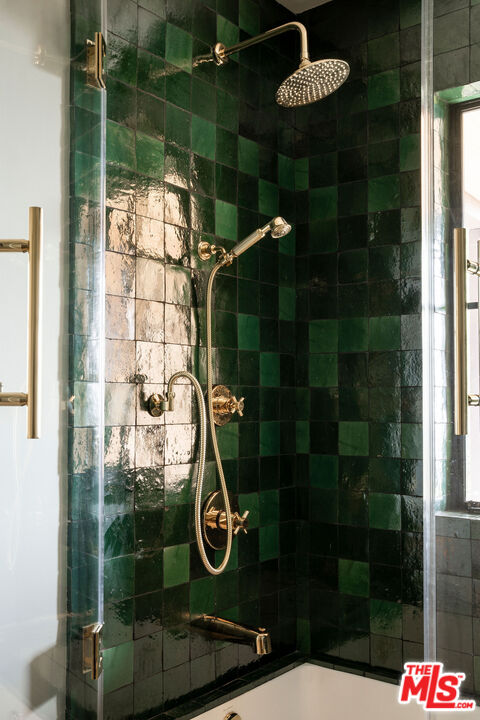 5693 Spreading Oak Dr