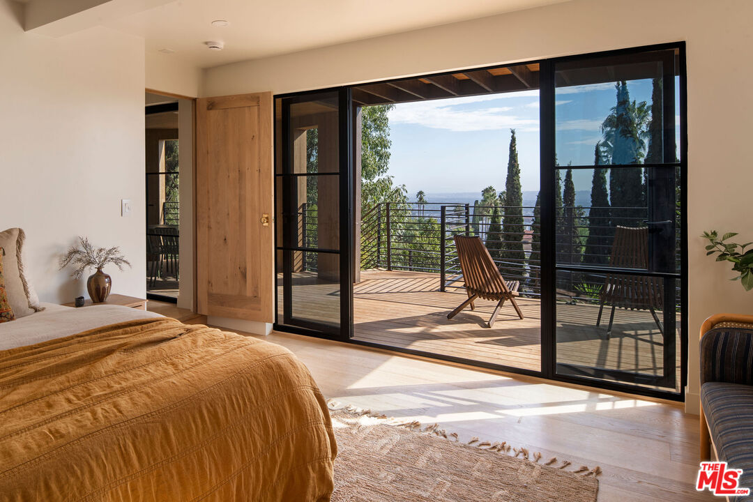 5693 Spreading Oak Dr