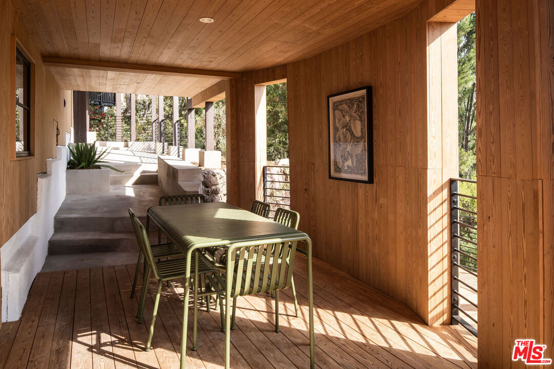 5693 Spreading Oak Dr