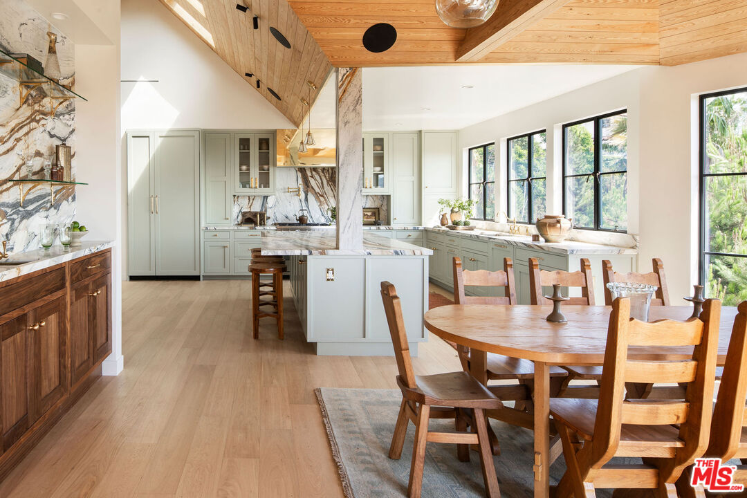 5693 Spreading Oak Dr