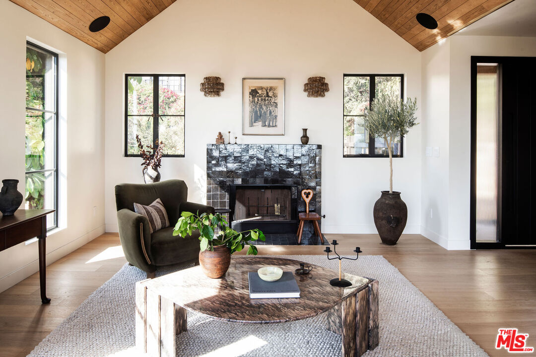 5693 Spreading Oak Dr