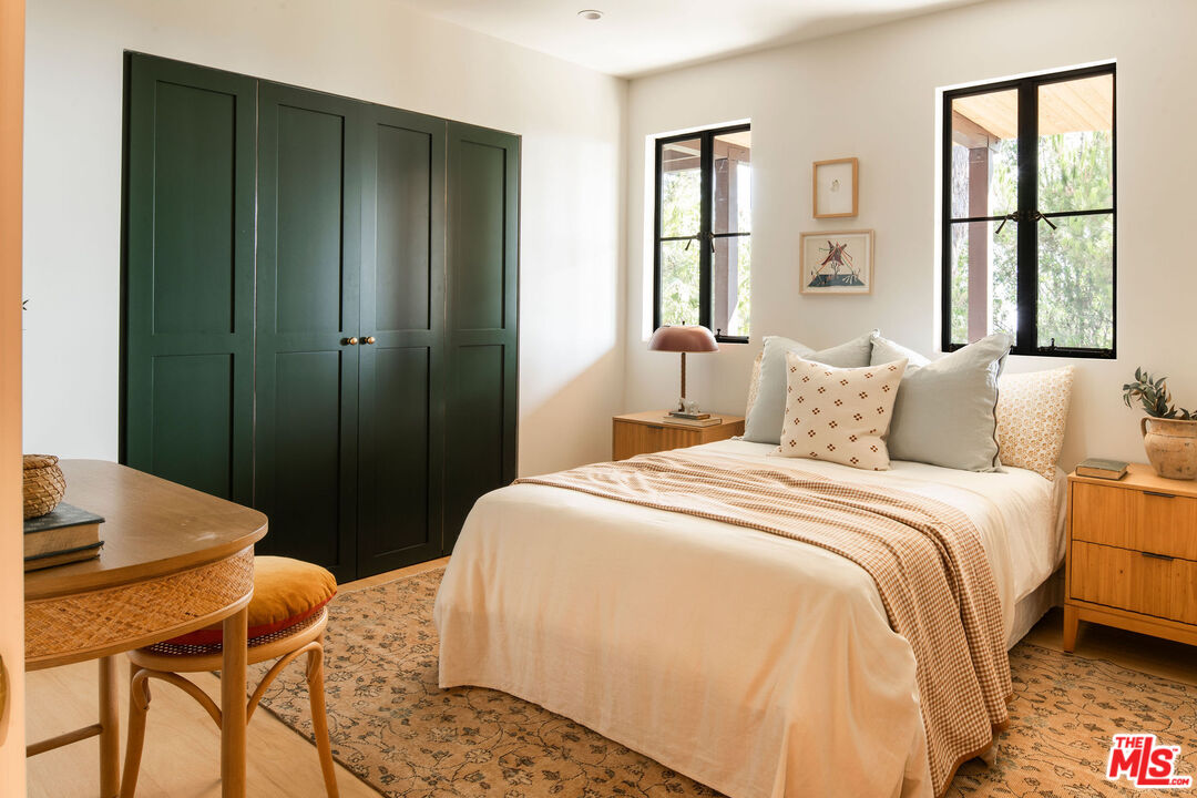 5693 Spreading Oak Dr