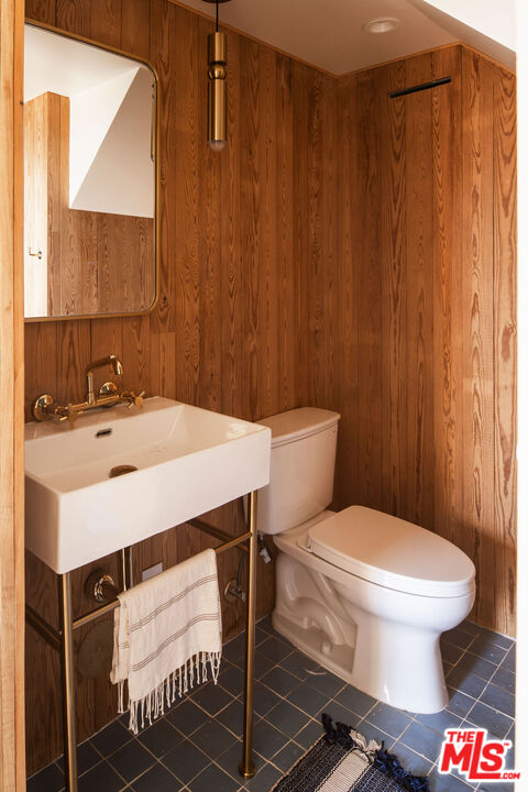 5693 Spreading Oak Dr